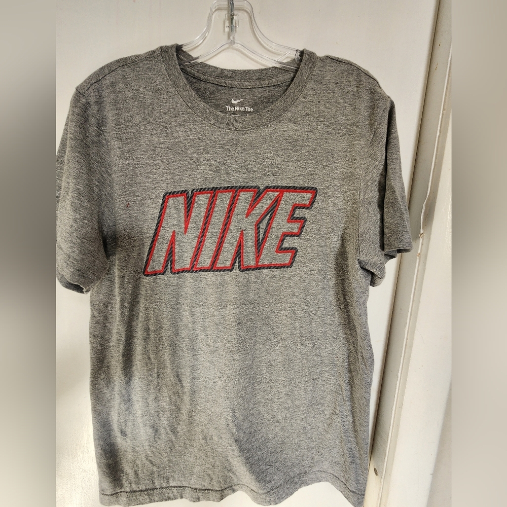 Nike Men's Heather Gray T-Shirt with Red Logo S